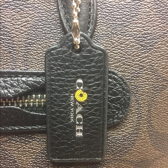 NWT Limited Edition Coach Signature NY Taxi Tote - Picture 5 of 8